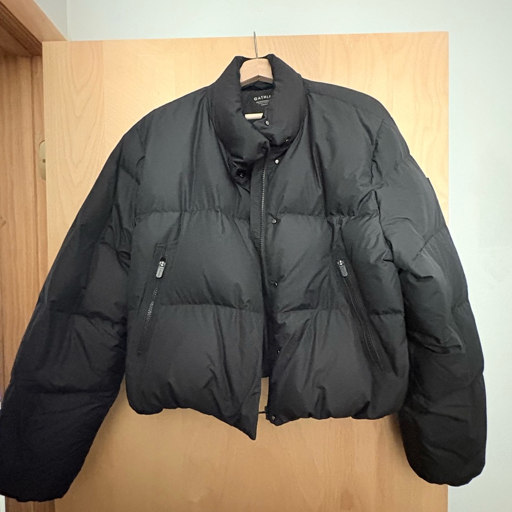 Athleta Black Summit Cropped Puffer Jacket